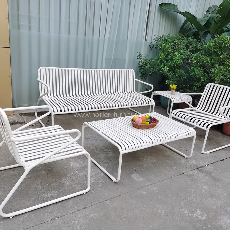 هل يمكن ترك الأرائك الخارجية في الشتاء؟