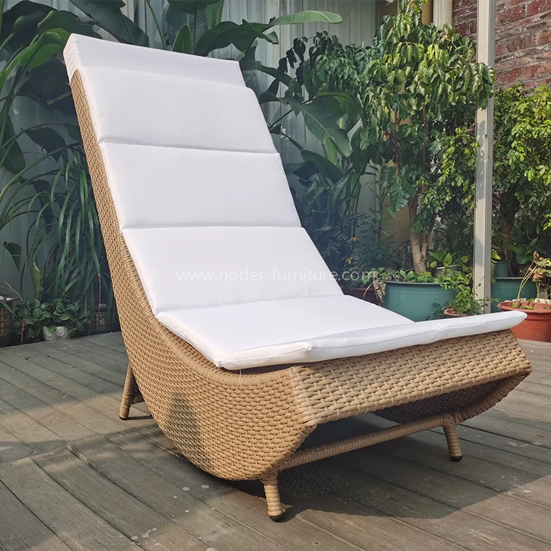 إطار الألمنيوم في الهواء الطلق PE Rattan Sun Lounger